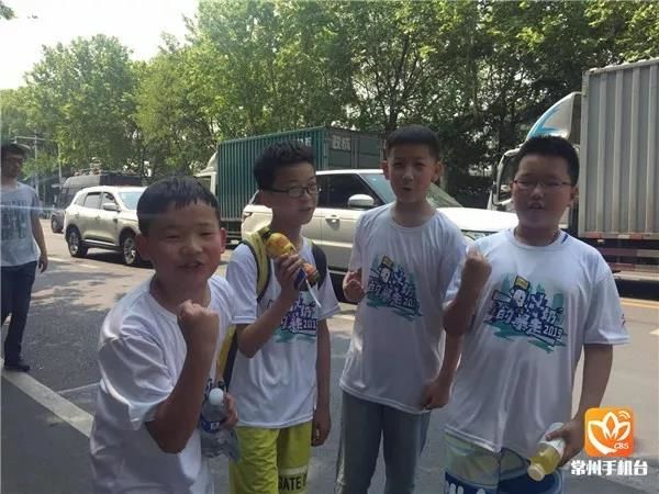 残奥会游泳冠军男_中国游泳队残奥会首金_残奥会游泳冠军周聪